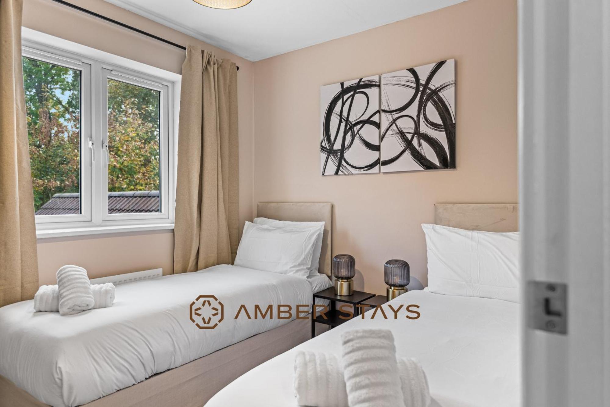 Spacious 5 Bed House In Reading By Amber Stays, Perfect For Business & Contractors, Sleeps 12! Exterior foto
