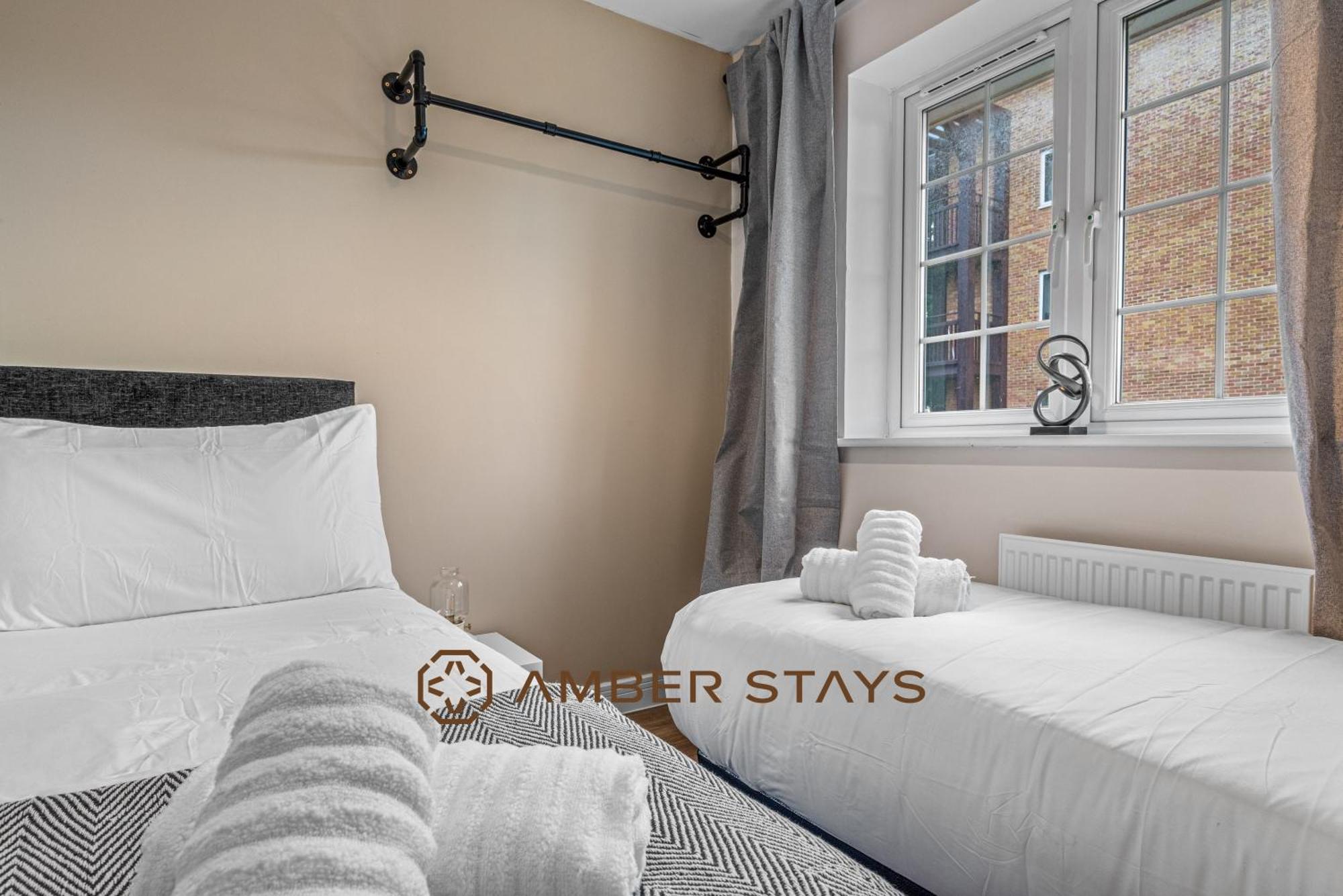 Spacious 5 Bed House In Reading By Amber Stays, Perfect For Business & Contractors, Sleeps 12! Exterior foto