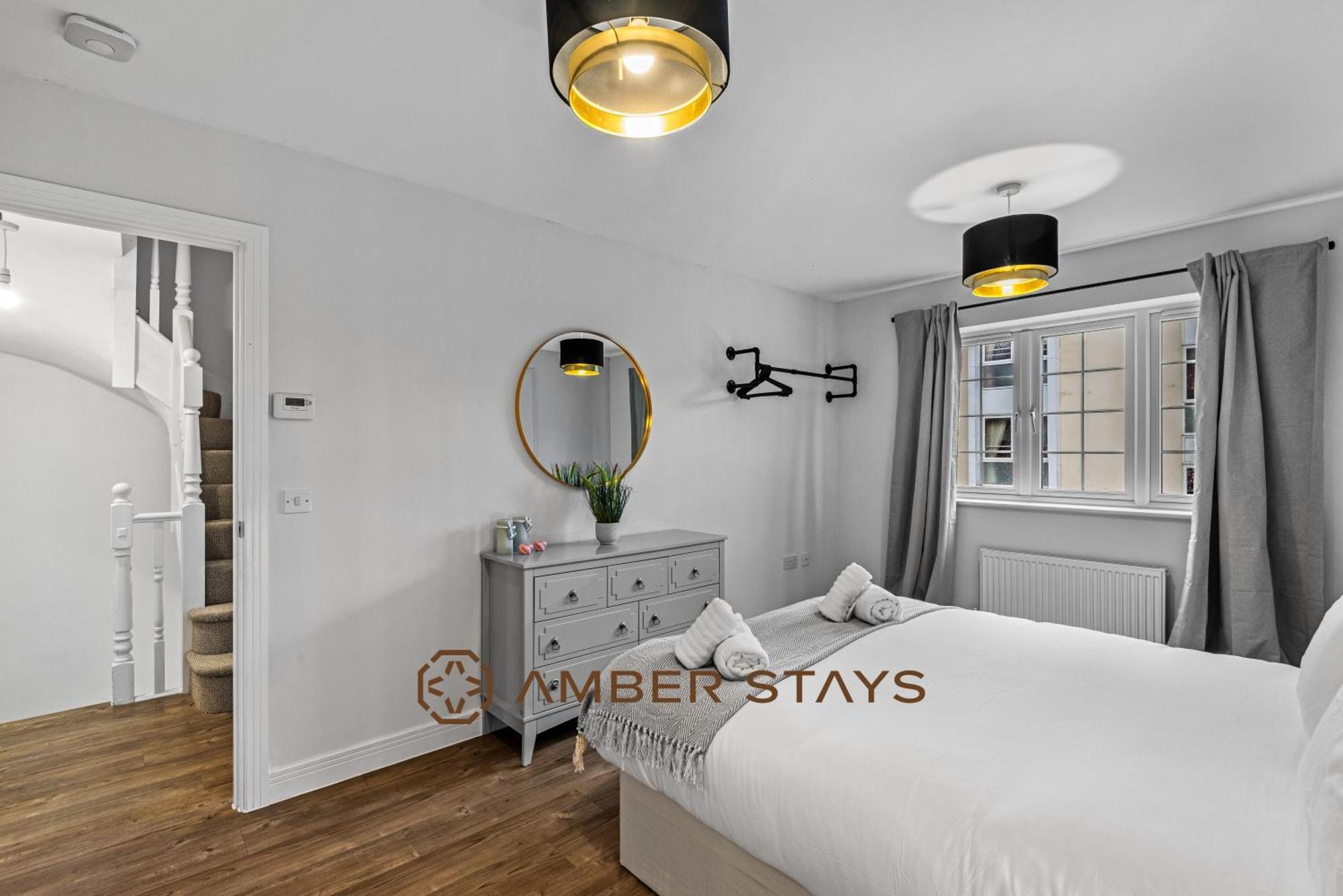 Spacious 5 Bed House In Reading By Amber Stays, Perfect For Business & Contractors, Sleeps 12! Exterior foto